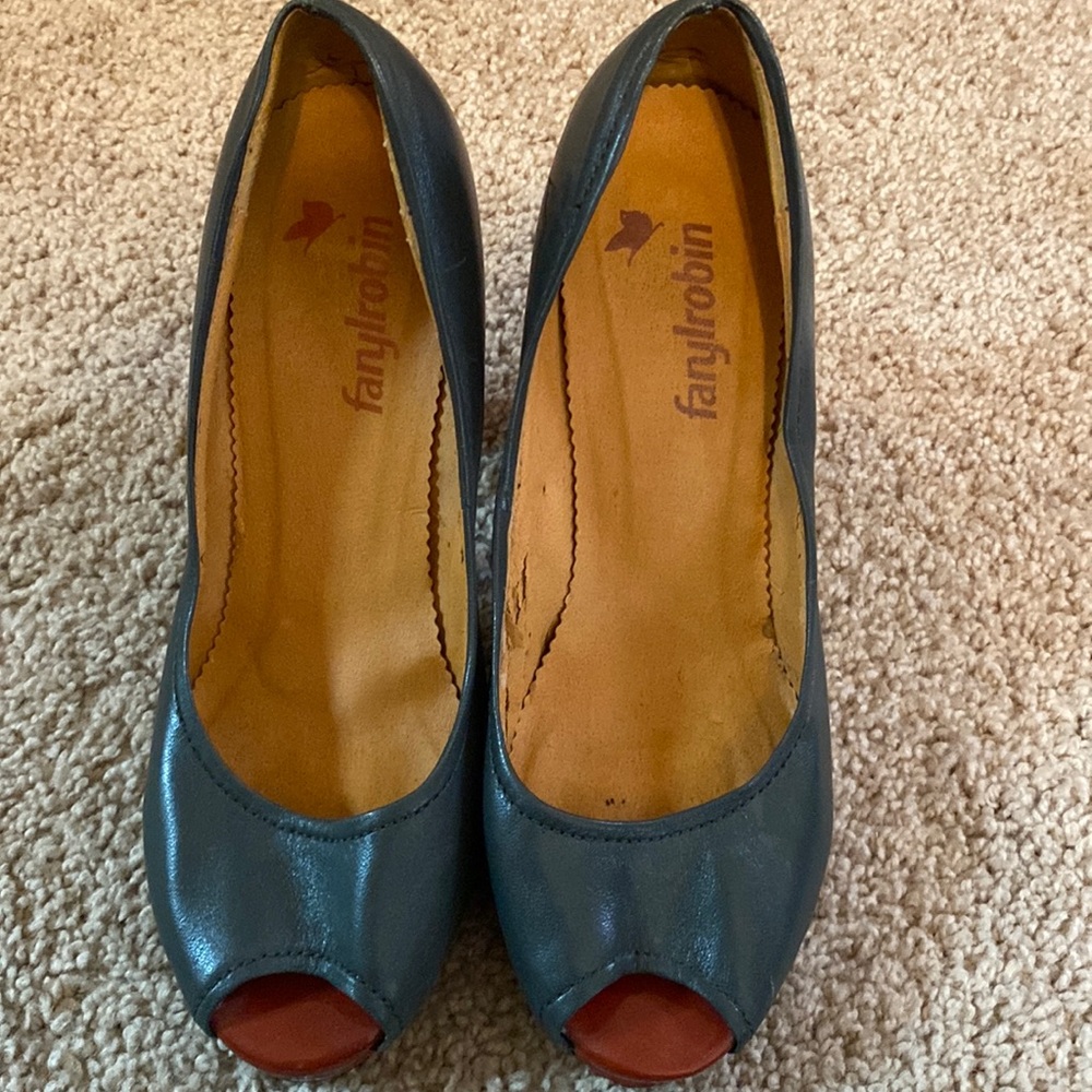 Anthropology farlyrobin two tone heels